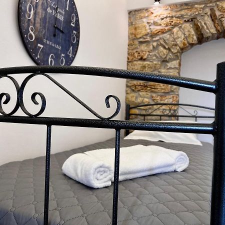 Petra Home Heritage And Hospitality Aperathos Luaran gambar